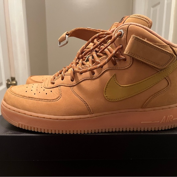 Air Force One - Picture 2 of 6